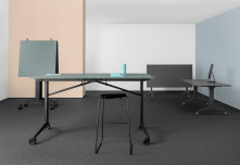 stoly a židle do kulturních a konferenčních sálů