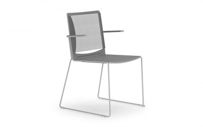 židle s odnímatelným stolkem