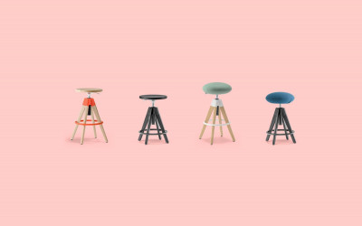 arki-stool-family-postcard