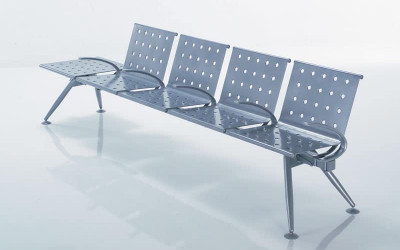 kovová lavice do čekárny