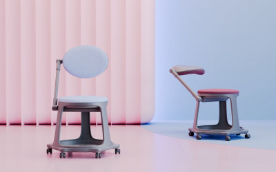 židle na kolečkách se stolkem_učebny