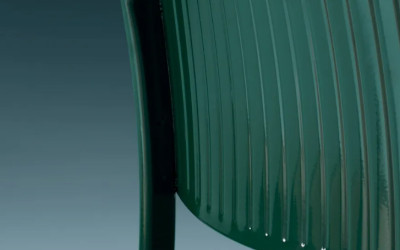 designové stohovatelné hliníkové židle 